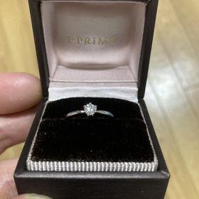 【アイプリモ(I-PRIMO)の口コミ】 プロポーズ用に購入した指輪で、ダイヤモンドがついた
シンプルなデザイン…