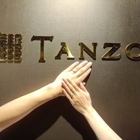 【TANZO.(鍛造指輪)の口コミ】 艶消しの落ち着いた質感に、7つのダイヤが輝く上品なデザインがすごく気に…