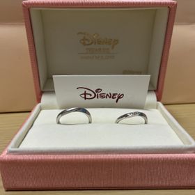 【ケイウノ ブライダル(K.UNO BRIDAL)の口コミ】 実際に指輪を何個も試着させてもらい、着け心地の良さで基本のデザインを…