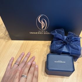 【銀座ダイヤモンドシライシの口コミ】 指が太いのでV字デザイン希望でした。ストレートやウェーブなどたくさん試…