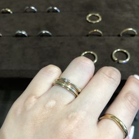 【1117(イチイチイチナナ)】の口コミ シンプルで洗練されたデザインで日常使いにもおすすめです。3連のようなデ...