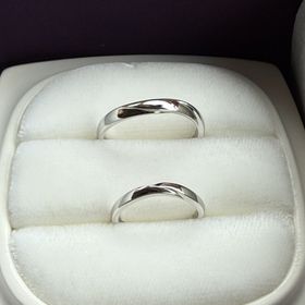 【俄(にわか)の口コミ】 シンプルかつ高級感もあり、デザインなども一目惚れでした。
カラーは王道…