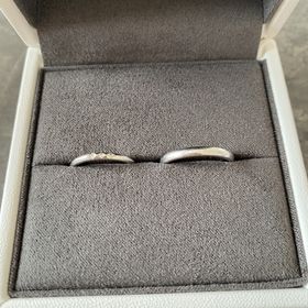 【BIJOUPIKO(ビジュピコ)の口コミ】 プラチナの結婚指輪にしました。シンプルで細めのデザインのため、指がす…