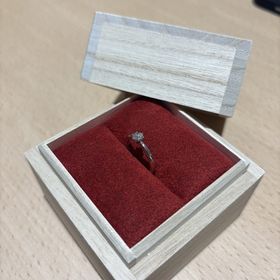 【出雲結(いずもゆい)の口コミ】 お花のようなデザインがとても素敵で、見るたびに心がときめきます。細部…