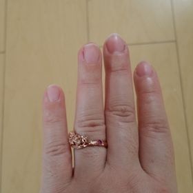 【ケイウノ ブライダル(K.UNO BRIDAL)の口コミ】 不思議の国のアリスが小さい頃から大好きで、アリスっぽいものを探してい…