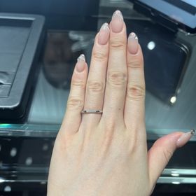 【ラザール ダイヤモンド(LAZARE DIAMOND)の口コミ】 シンプルかつ可愛く、長年使えそうなデザインだと思いました。またゴージ…