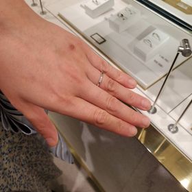 【FRAU KOBE JAPAN(フラウ コウベ ジャパン)の口コミ】 シンプルで普段使いしても生活に支障のないデザインを探していました。自…