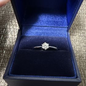 【銀座ダイヤモンドシライシの口コミ】 ヴァージンダイヤモンドが使用されており、カット、ランクなどとても高い…