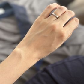 【銀座ダイヤモンドシライシの口コミ】 シンプルですが、ダイヤモンドは小さくても品質が高く輝いており、シンプ…