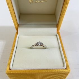 【ケイウノ ブライダル(K.UNO BRIDAL)の口コミ】 かわいさを追求した指輪にすることを心がけました。リボンがついたリング…