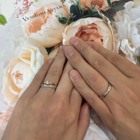 【ヴァンドーム青山(VENDOME AOYAMA)の口コミ】 クロスのデザインがとても上品で、並んでいるダイヤモンドがキラキラで素…