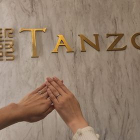 【TANZO.(鍛造指輪)の口コミ】 【指輪について】
鍛造製法のフルオーダーで作っていただきました。ミル打…