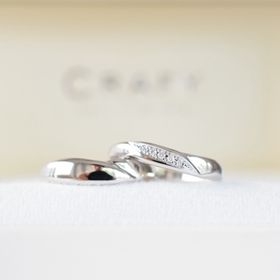 【CRAFY(クラフィ)の口コミ】 シンプルでかわいくて、着け心地が良い。2人の名前と入籍した日などの記念…