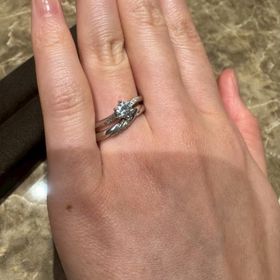 【Desserts(デザート)の口コミ】 はじめに婚約指輪のデザインを決めましたが、その婚約指輪にピッタリ重な…