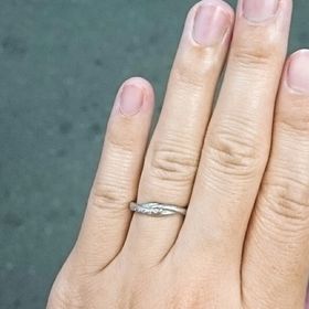 【STAR JEWELRY(スタージュエリー)の口コミ】 適度にウエーブがあって、埋め込まれたダイヤの輝きがとてもきれいだった…