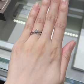 【アイプリモ(I-PRIMO)の口コミ】 ゼクシィでこの指輪を見た時に一目惚れしました。
実際にお店で拝見して、…