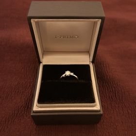 【アイプリモ(I-PRIMO)の口コミ】 なんといってもこのダイヤの輝きが素晴らしいです！！！
明るいところでは…