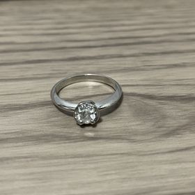 【ブルガリ(BVLGARI)】の口コミ 重ねづけしやすいようにシンプルなデザインのものを選びました。
ダイヤモ...