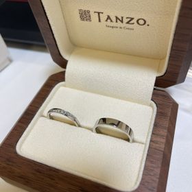 【TANZO.(鍛造指輪)の口コミ】 職人さんが作るため、面積が広い方が値段は高くなっていきます。私は自身…