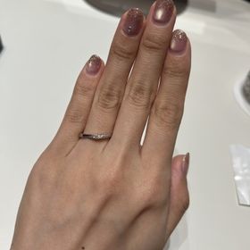 【ラザール ダイヤモンド(LAZARE DIAMOND)の口コミ】 一目見た時にダイヤモンドの輝きに目が行き、試着させていただきました。…