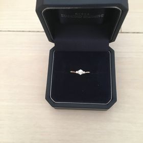 【銀座ダイヤモンドシライシの口コミ】 保証があり刻印がリング内にできること
セットリングで探していたため合わ…