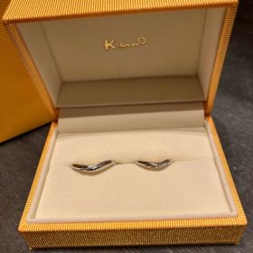 【ケイウノ ブライダル(K.UNO BRIDAL)の口コミ】 イエベの私でも似合うように、真ん中にピンクゴールドを、旦那様(ブルベ)…