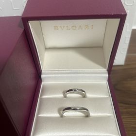 【ブルガリ(BVLGARI)の口コミ】 婚約指輪との重ね付けをできるようにシンプルなデザインのものを選びまし…