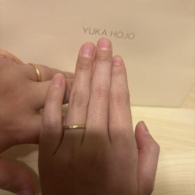【YUKA HOJO(ユカホウジョウ)の口コミ】 ゴールドの色味がマットな質感でカッコよく
普段使いしやすいデザイン。男…