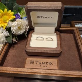 【TANZO.(鍛造指輪)の口コミ】 指輪が出来上がるまでの工程、職人力が選んだ大きな理由の一つです。
肌馴…