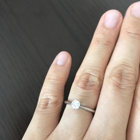 【銀座ダイヤモンドシライシの口コミ】 こだわりは「一粒ダイヤ」と「結婚指輪(エタニティー)との重ねづけ」でし…