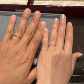 【ケイウノ ブライダル(K.UNO BRIDAL)の口コミ】 デザインがとても気に入りました。指になじむような自然なカーブと、繊細…