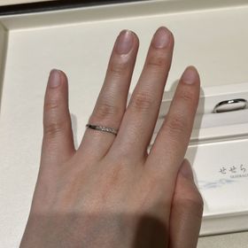 【俄(にわか)の口コミ】 せせらぎの指輪です。指輪のデザインがウェーブになっておりダイヤも多く…