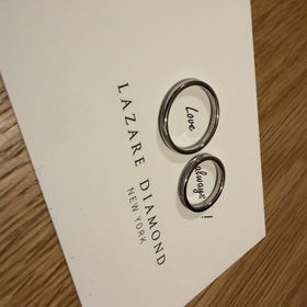 【ラザール ダイヤモンド(LAZARE DIAMOND)の口コミ】 シンプルで無駄がないものがずっとつけられていいなぁと思って探していま…