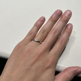 【アイプリモ(I-PRIMO)の口コミ】 プラチナの素材でありながら、マットの部分があり少し特別感がある。スト…