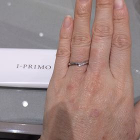 【アイプリモ(I-PRIMO)の口コミ】 適度なデザイン性を感じるV字シルエット。このおかげで、関節が目立ちづら…