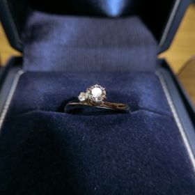 【銀座ダイヤモンドシライシの口コミ】 予算の中で最高のダイヤモンドを選定してくれました。
指輪やダイヤモンド…