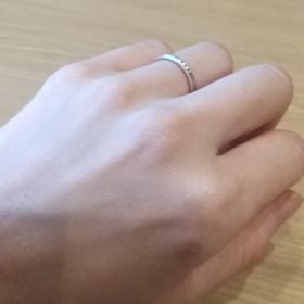 【BRILLIANCE+(ブリリアンスプラス)】の口コミ 指輪のデザインはミルグレンでとてもシンプルです。
素材は18kで色はピ...