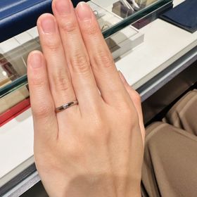 【銀座ダイヤモンドシライシ】の口コミ シンプルかつ綺麗めな印象のあるデザインを希望しており、こちらをおすすめ...