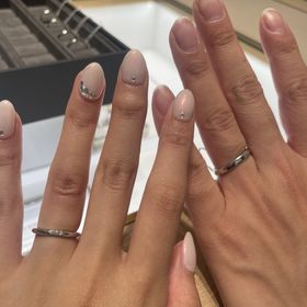 【ティファニー(Tiffany & Co.)の口コミ】 ダイヤが付いているものはとても輝いていて素敵ですが、男性側と全く同じ…