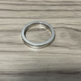 【ブルガリ(BVLGARI)の口コミ】 指輪のデザインはとでもシンプルなものです。他のブランドの指輪よりも太…