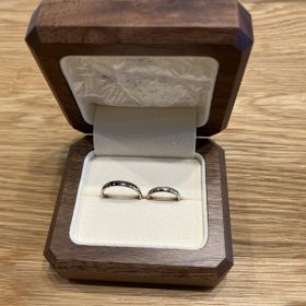 【TANZO.(鍛造指輪)の口コミ】 ゴールドすぎない中間色で肌馴染みが良く気に入っています。何より付け心…