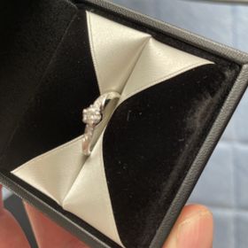 【エクセルコダイヤモンド(EXELCO DIAMOND)の口コミ】 デザイン性と装着感の両立が魅力です。シンプルながらも上品な輝きを放ち…