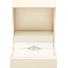 【1122 iifuufu bridal(いい夫婦ブライダル)】の口コミ プロポーズ用に購入しました！彼女の華奢な指に似合うか心配でしたが、シン...