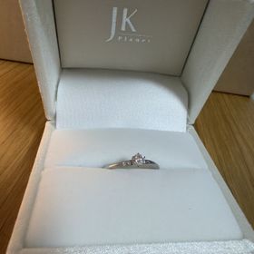 【1122 iifuufu bridal(いい夫婦ブライダル)】の口コミ ダイヤの大きさを変えたり、内側に刻印や誕生石を入れれたりするのは、オリ...