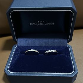 【銀座ダイヤモンドシライシの口コミ】 第一にダイヤモンドの輝きに惹かれました。またその中でも自分の手に合う…