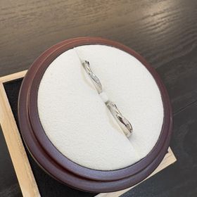 【萬時(Manji)】の口コミ デザインが洗礼されていて、綺麗な曲線とこだわってとめられているダイヤの...