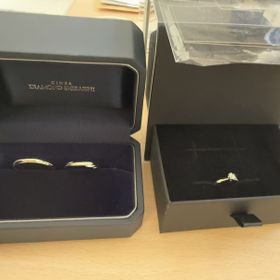 【銀座ダイヤモンドシライシの口コミ】 指輪にマットがある事で指輪の付け方と見え方が変わるのが良いと感じまし…