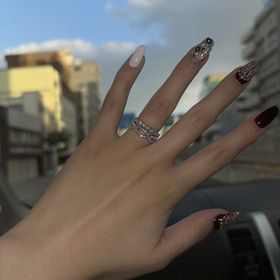 【カオキ　ダイヤモンド専門卸直営店の口コミ】 ダイヤモンドの輝きがすごく可愛いし、
このデザインでこのダイヤの大きさ…