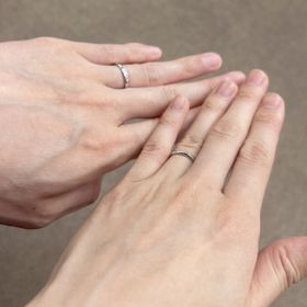 【アイプリモ(I-PRIMO)の口コミ】 ななめにさがるシルエットがとてもよく、細身でシンプルなのが良かったで…