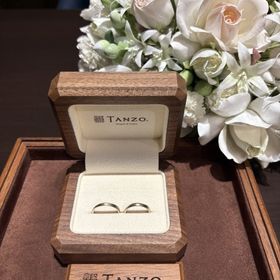 【TANZO.(鍛造指輪)の口コミ】 価格は少し高かったのですが、2人だけのデザインで作成ができました。光り…